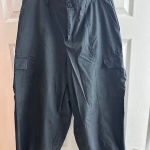 Target Women's Black Cropped Pants